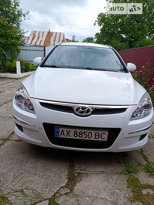 Универсал Hyundai i30 2009 в 