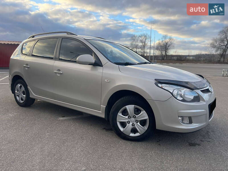 Универсал Hyundai i30 2011 в Киеве