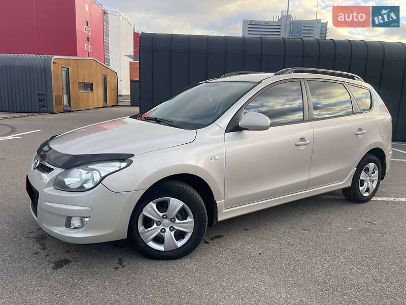 Универсал Hyundai i30 2011 в Киеве