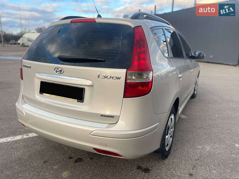 Универсал Hyundai i30 2011 в Киеве