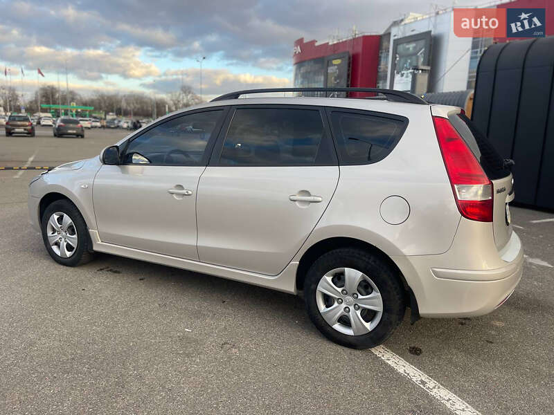 Универсал Hyundai i30 2011 в Киеве