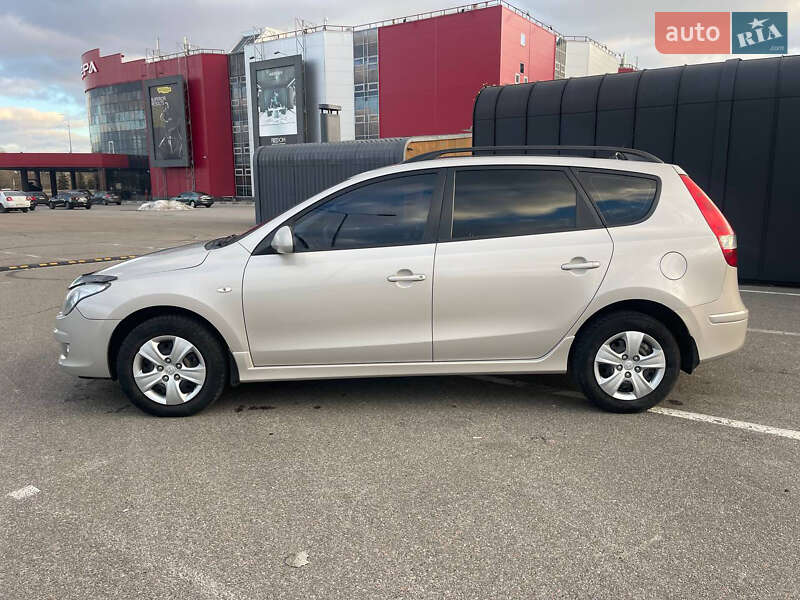 Универсал Hyundai i30 2011 в Киеве