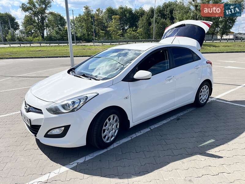 Хэтчбек Hyundai i30 2014 в Киеве