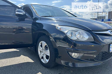 Хэтчбек Hyundai i30 2011 в 