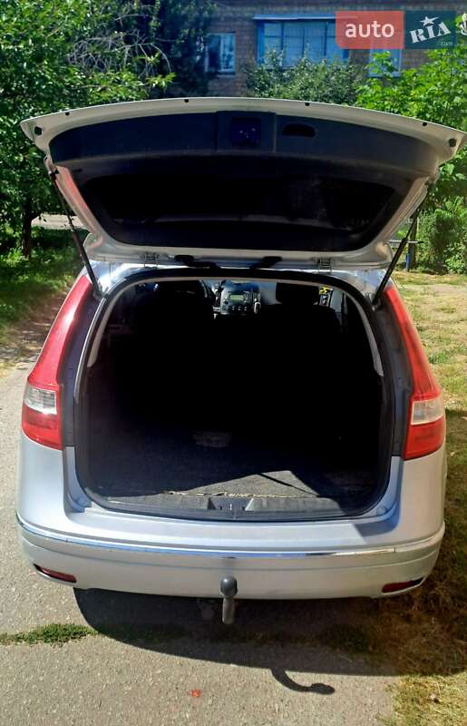 Универсал Hyundai i30 2009 в Мироновке