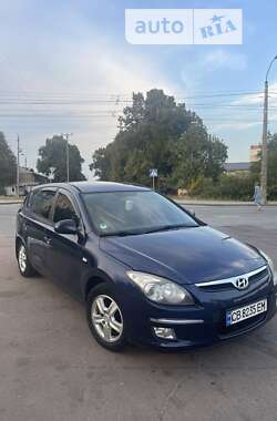 Универсал Hyundai i30 2009 в Чернигове