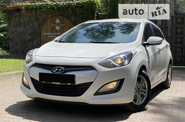 Универсал Hyundai i30 2014 в Новояворовске