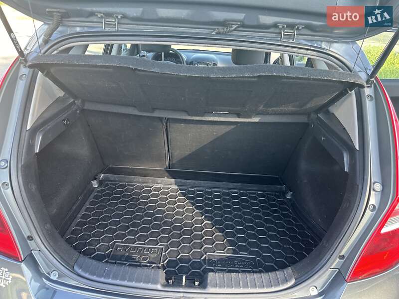 Хэтчбек Hyundai i30 2009 в Буче