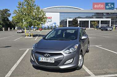 Хэтчбек Hyundai i30 2012 в 