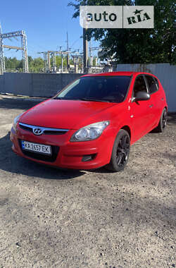 Хэтчбек Hyundai i30 2009 в Обухове