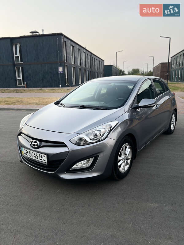 Хэтчбек Hyundai i30 2013 в Чернигове