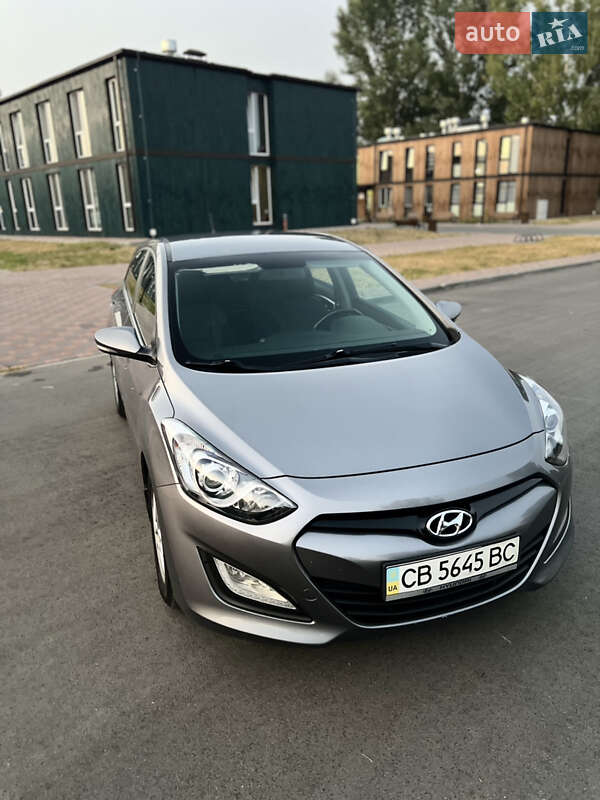 Хэтчбек Hyundai i30 2013 в Чернигове