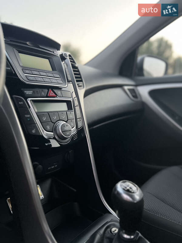 Хэтчбек Hyundai i30 2013 в Чернигове