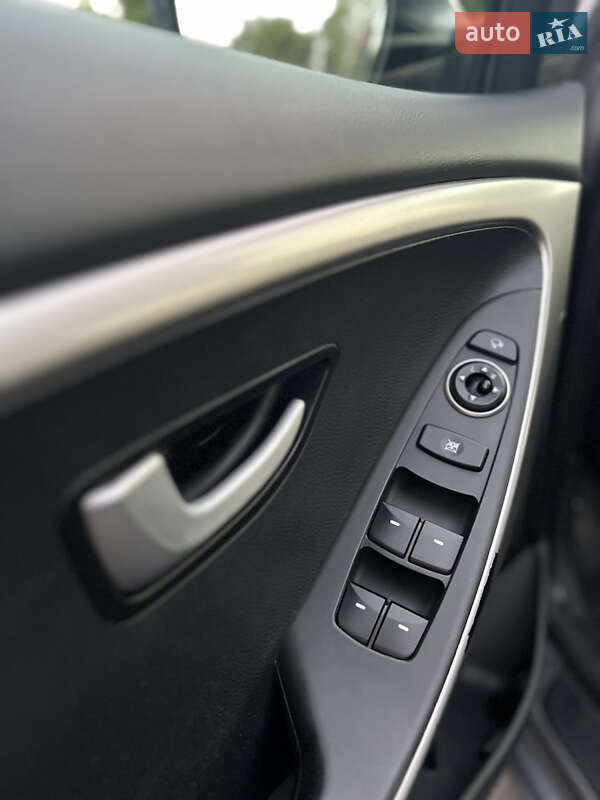 Хэтчбек Hyundai i30 2013 в Чернигове