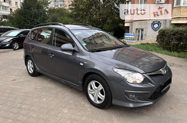 Универсал Hyundai i30 2011 в Одессе