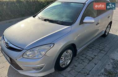 Універсал Hyundai i30 2011 в Львові