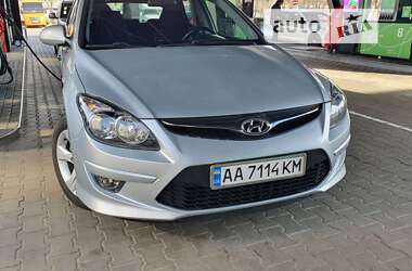 Хэтчбек Hyundai i30 2010 в Киеве