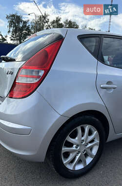 Хэтчбек Hyundai i30 2008 в 