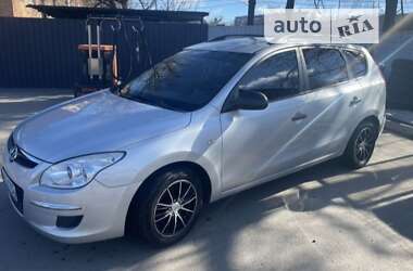 Універсал Hyundai i30 2008 в Ромнах