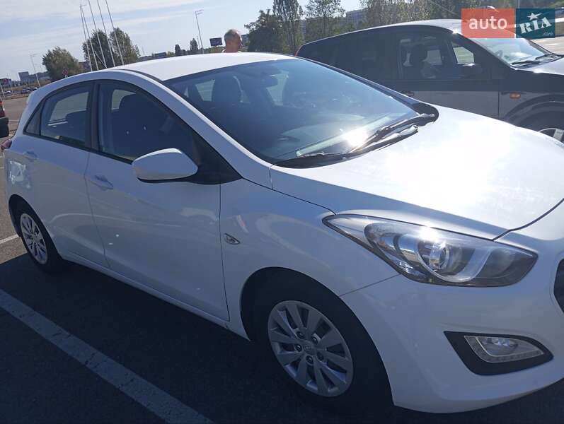 Хэтчбек Hyundai i30 2016 в Киеве