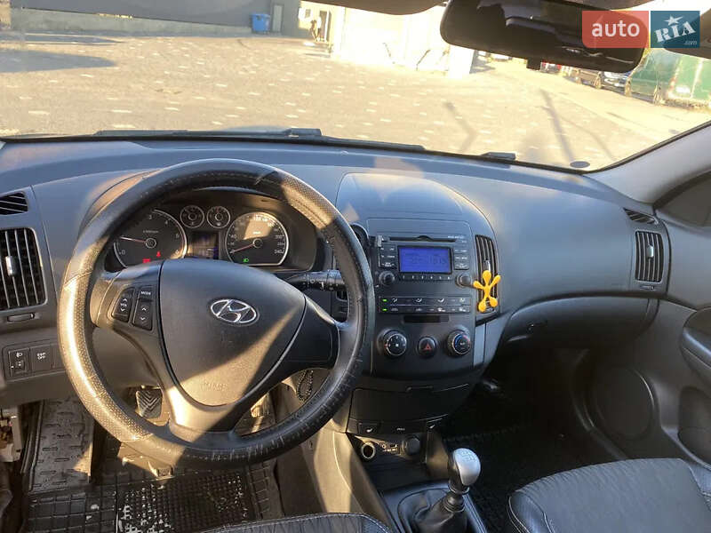 Универсал Hyundai i30 2010 в Ужгороде