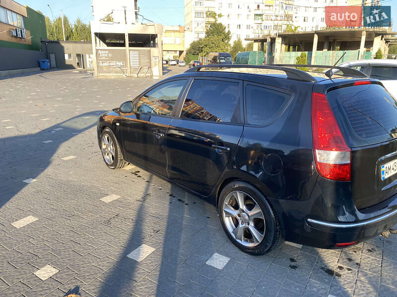 Универсал Hyundai i30 2010 в Ужгороде