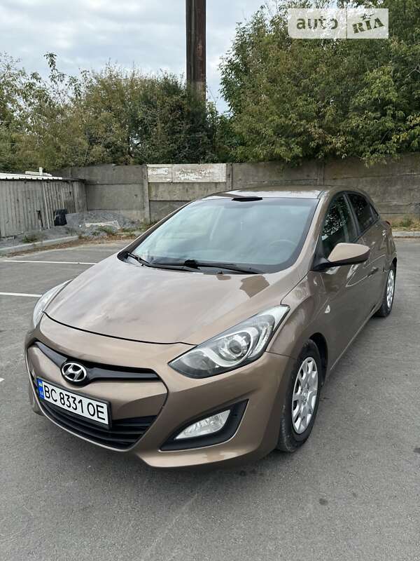 Хэтчбек Hyundai i30 2012 в Львове