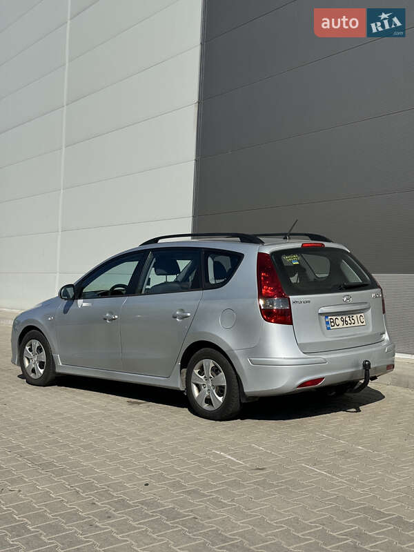 Универсал Hyundai i30 2010 в Киеве