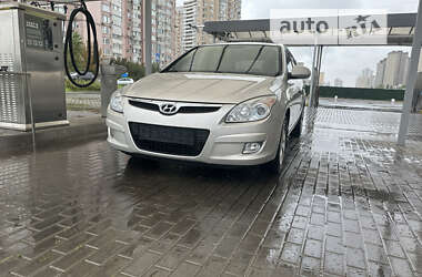 Хэтчбек Hyundai i30 2008 в Киеве