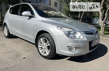 Хетчбек Hyundai i30 2008 в Чернівцях