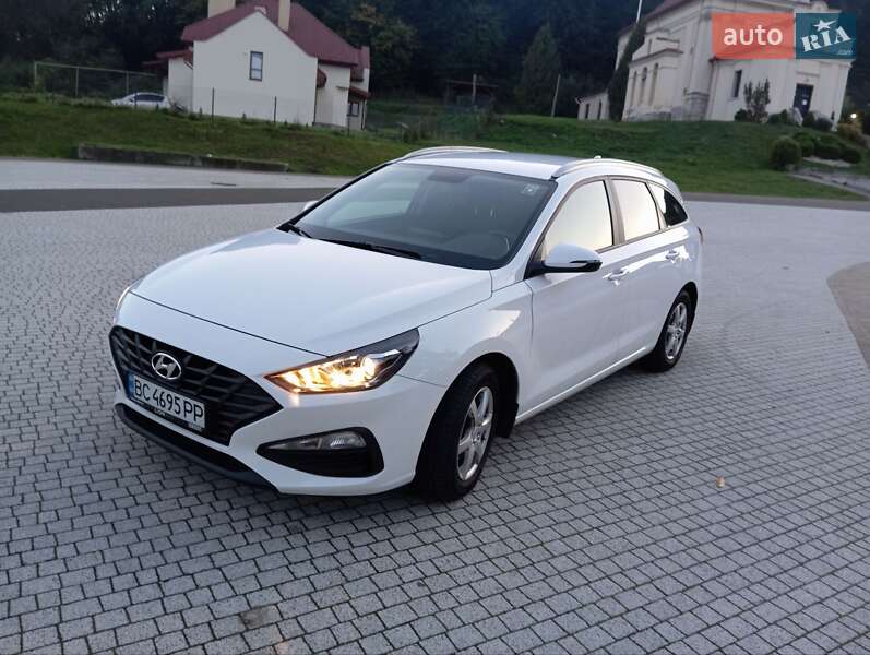 Hyundai i30 2022