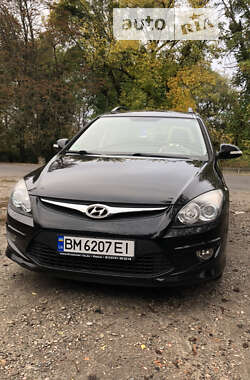 Хетчбек Hyundai i30 2011 в Ромнах