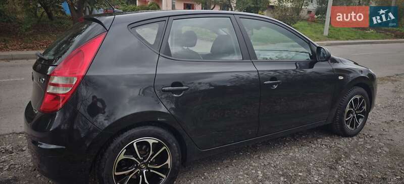 Хэтчбек Hyundai i30 2009 в Хмельнике фото 11 Хэтчбек Hyundai i30 2009 в Хмельнике