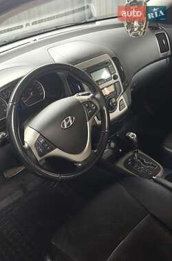 Хэтчбек Hyundai i30 2009 в 