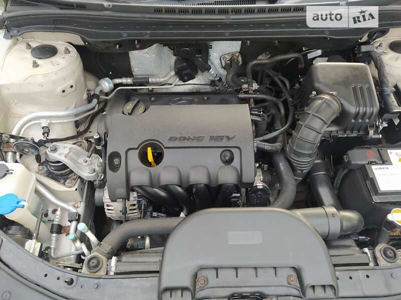 Хэтчбек Hyundai i30 2011 в Сарнах фото 7 Хэтчбек Hyundai i30 2011 в Сарнах