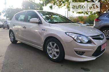 Хэтчбек Hyundai i30 2011 в Киеве