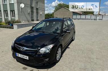 Универсал Hyundai i30 2011 в Новой Одессе