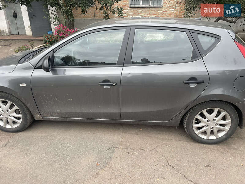 Хетчбек Hyundai i30 2007 в Малій Висці