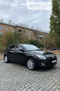 Хэтчбек Hyundai i30 2008 в Харькове