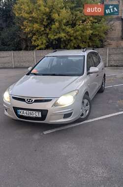 Універсал Hyundai i30 2010 в Дніпрі