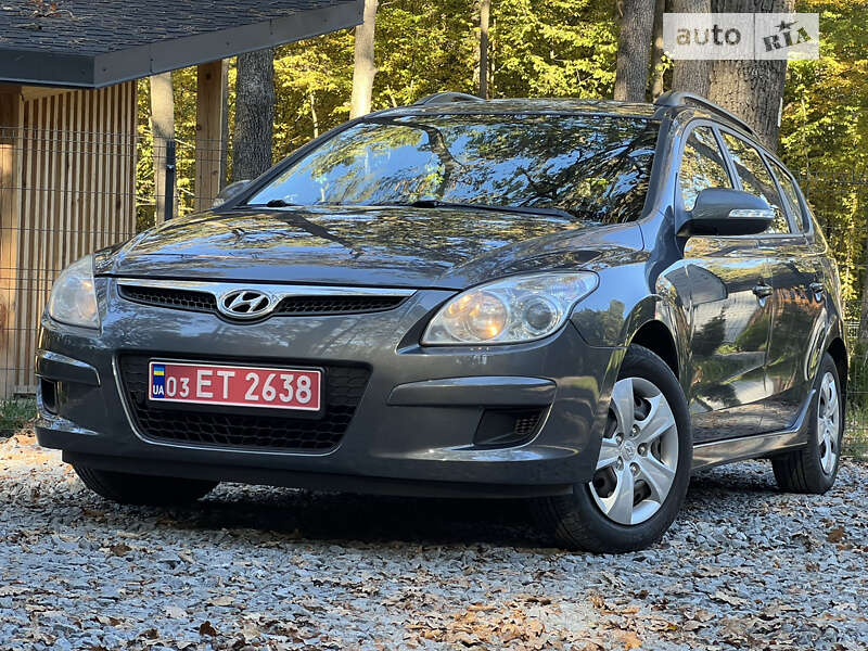 Универсал Hyundai i30 2010 в Радивилове