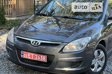 Универсал Hyundai i30 2010 в Радивилове