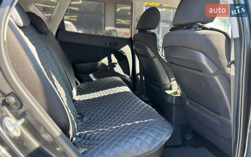 Хетчбек Hyundai i30 2009 в Чернівцях