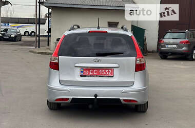 Универсал Hyundai i30 2010 в Калуше