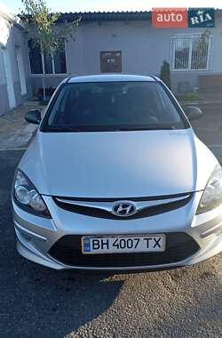 Хэтчбек Hyundai i30 2010 в Одессе