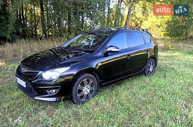 Универсал Hyundai i30 2011 в Ямполе