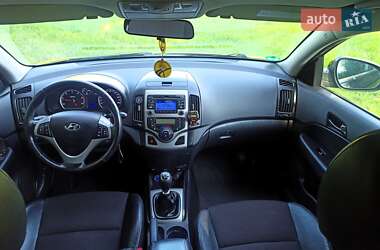 Універсал Hyundai i30 2011 в Шостці