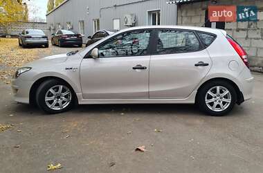 Хэтчбек Hyundai i30 2011 в Киеве