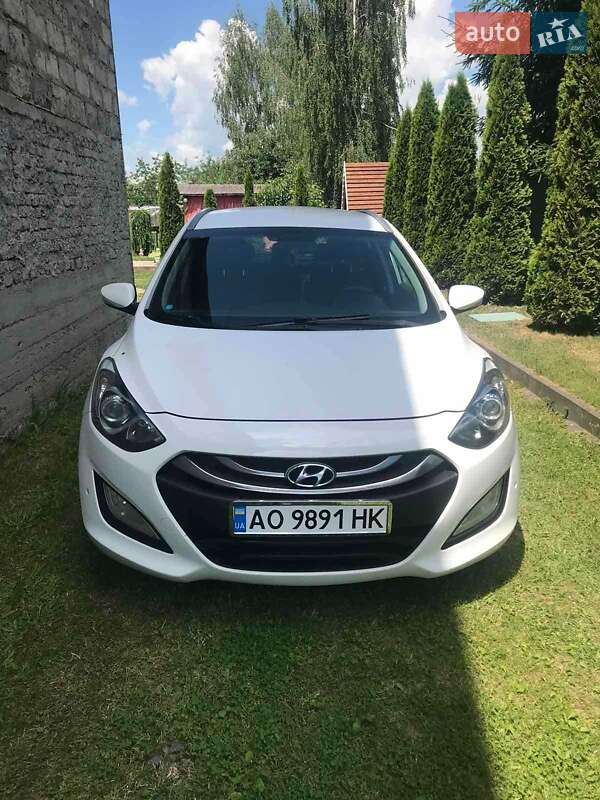 Універсал Hyundai i30 2012 в Іршаві