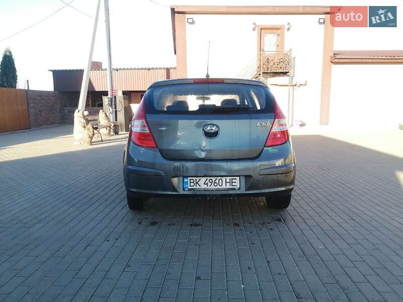 Хэтчбек Hyundai i30 2007 в Гоще